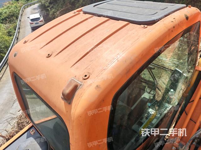 駕駛室頂部俯視(上車(chē)部件) 駕駛室頂部俯視(上車(chē)部件)