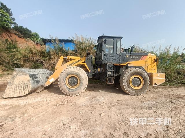 駕駛室操作臺(tái)（整機(jī)外觀及大件）