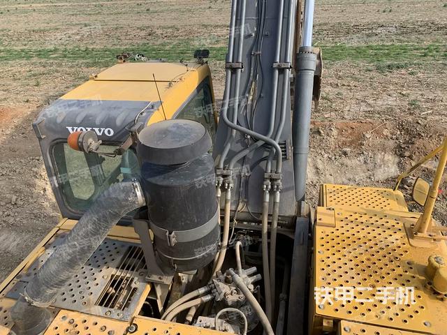 駕駛室頂部（整機(jī)外觀）