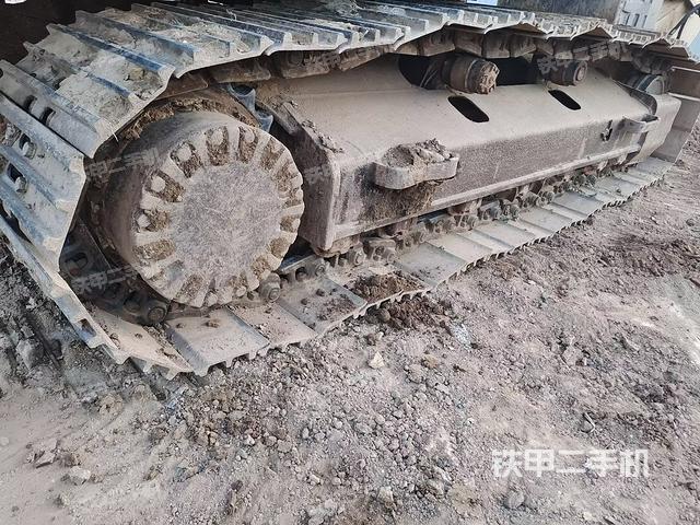 單側(cè)履帶整體（整機(jī)外觀）