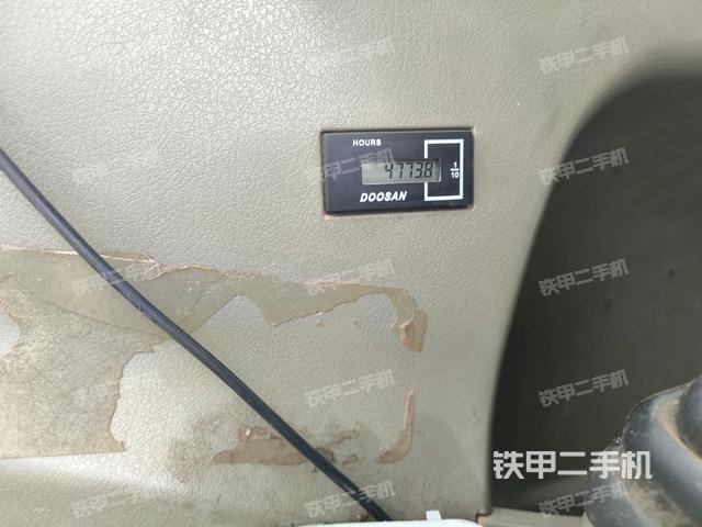 后窗玻璃角標(駕駛室部分) 后窗玻璃角標(駕駛室部分)