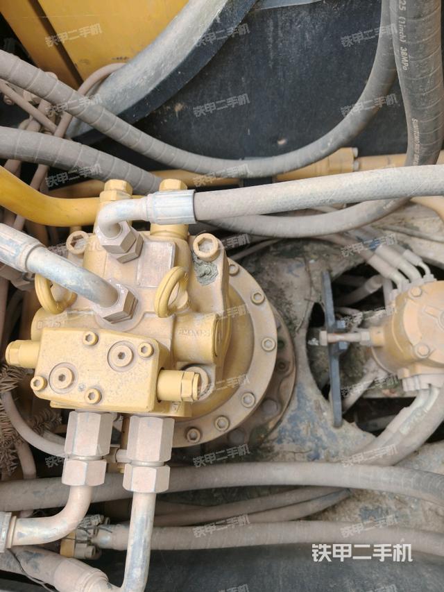 回轉(zhuǎn)馬達和主控閥（整機外觀）