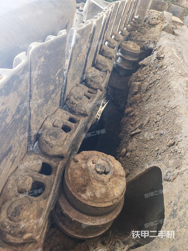 單側(cè)履帶整體（整機(jī)外觀）