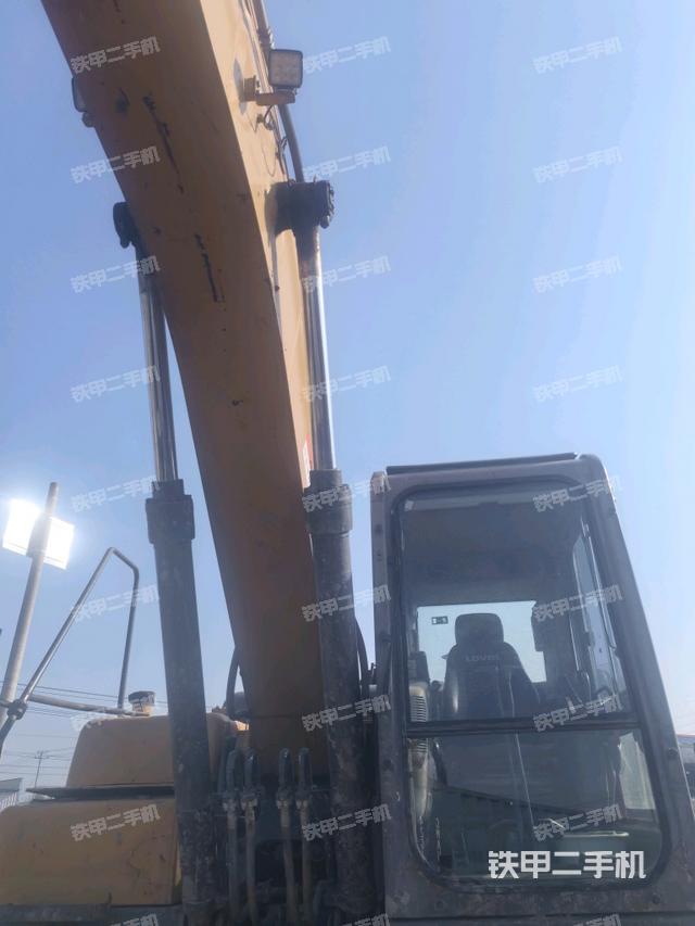 大臂油缸整體?豎拍（工作和回轉(zhuǎn)裝置）