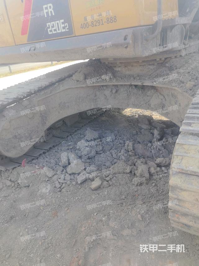 轉(zhuǎn)盤和下車架正前（工作和回轉(zhuǎn)裝置）