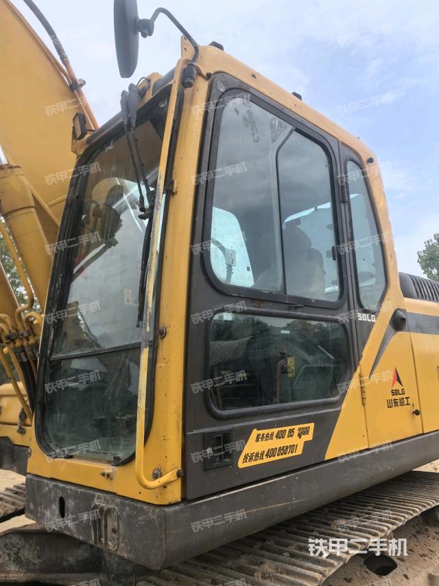 駕駛室左前45度（駕駛室部分）