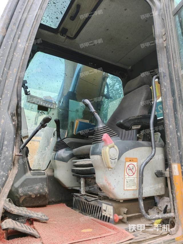 駕駛室整體（整機(jī)外觀）