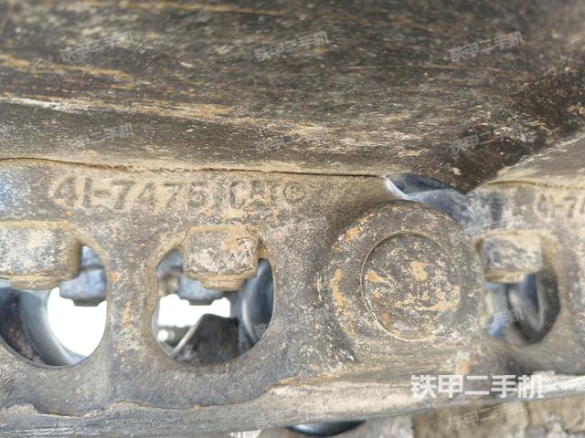 右側(cè)行走馬達蓋板(行走機構(gòu)) 右側(cè)行走馬達蓋板(行走機構(gòu))