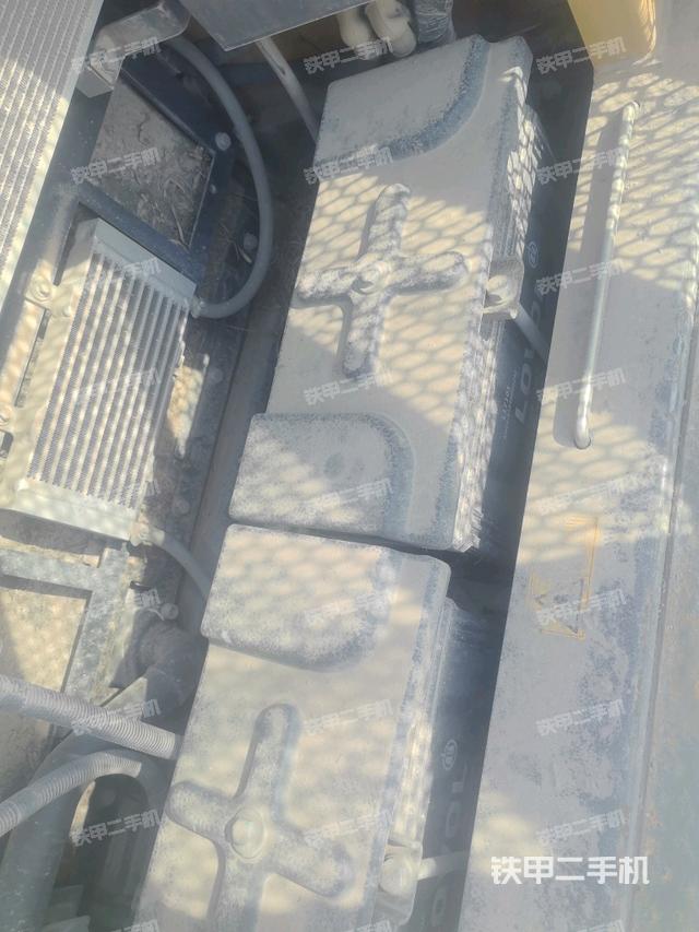 電瓶（大件艙室）