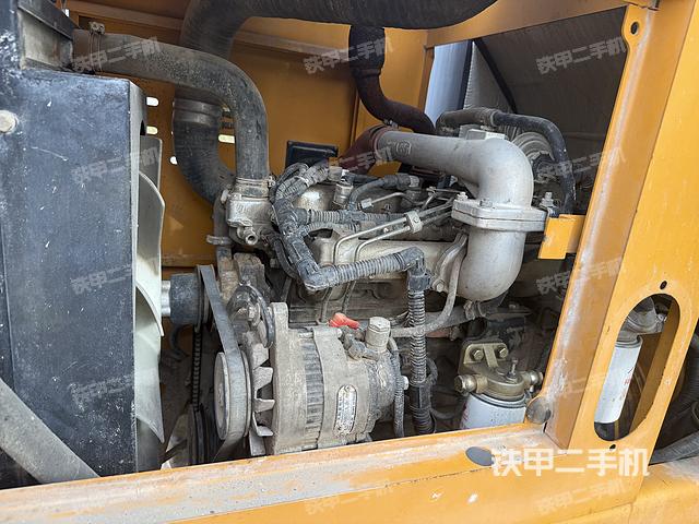 發(fā)動(dòng)機(jī)左側(cè)(整機(jī)外觀及大件) 發(fā)動(dòng)機(jī)左側(cè)(整機(jī)外觀及大件)