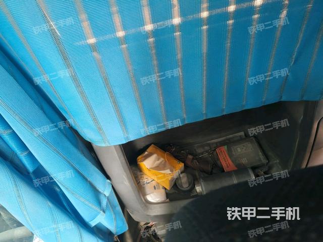 座椅右側(cè)控制臺/鑰匙門/油門/含右手柄(駕駛室部分) 座椅右側(cè)控制臺/鑰匙門/油門/含右手柄(駕駛室部分)