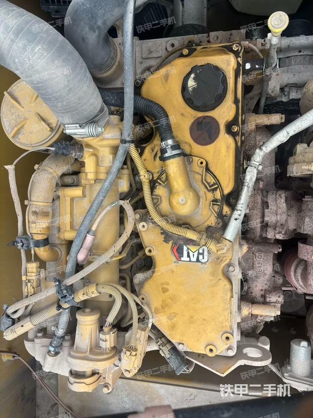 發(fā)動(dòng)機(jī)室（上車部件）