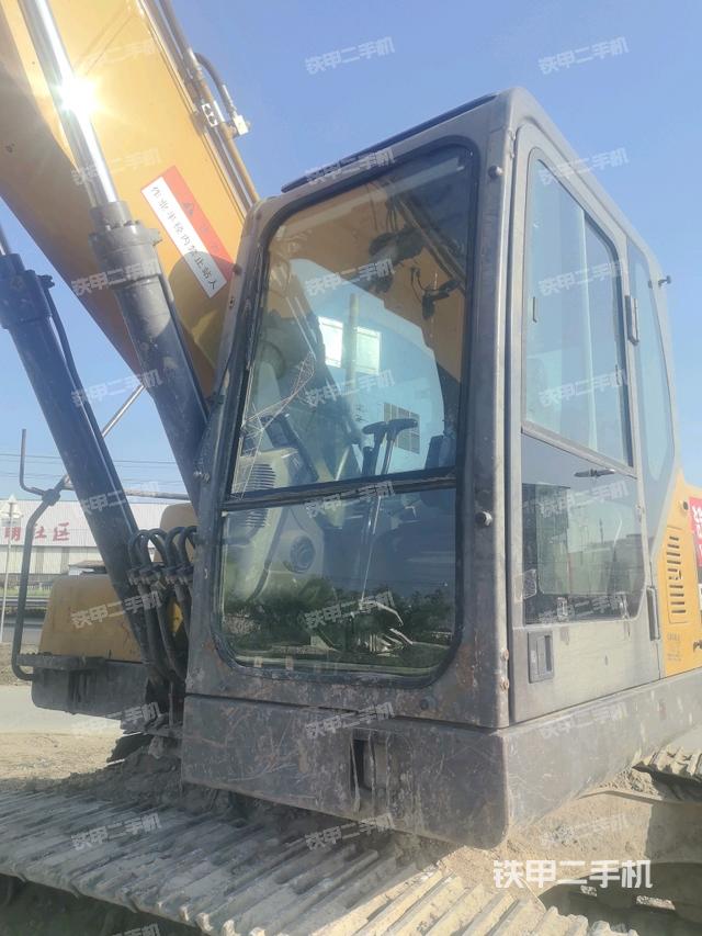 駕駛室左前45度（駕駛室部分）