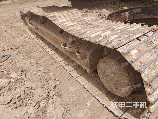 左側(cè)履帶整體?（行走機(jī)構(gòu)）