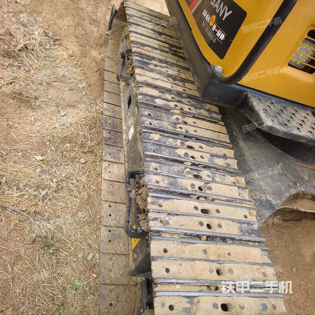 單側(cè)履帶整體(整機外觀) 單側(cè)履帶整體(整機外觀)