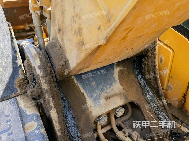 大臂根部?斜視(工作和回轉(zhuǎn)裝置) 大臂根部?斜視(工作和回轉(zhuǎn)裝置)