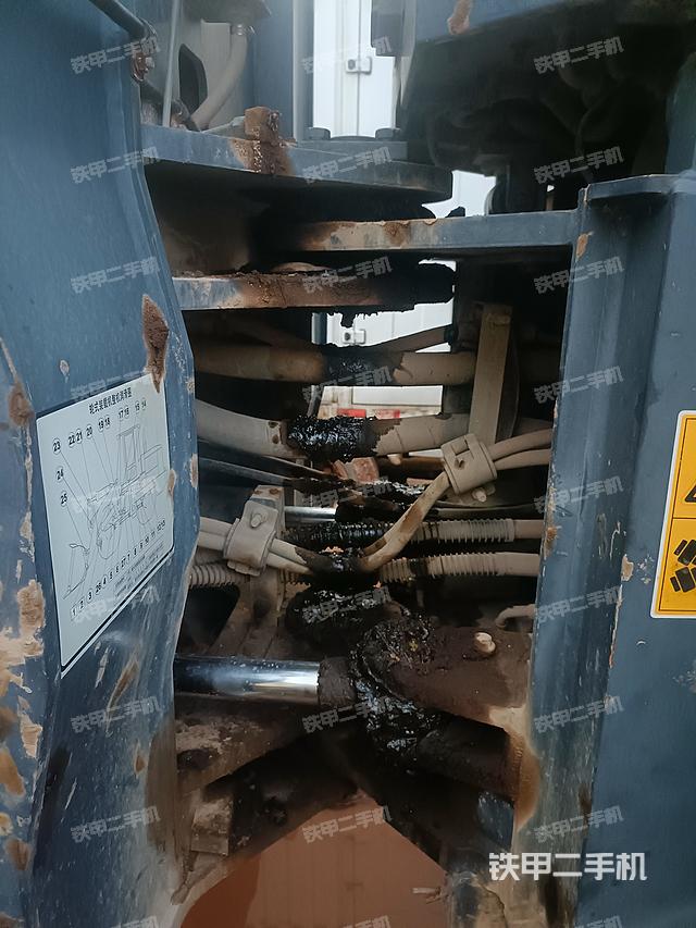 工作裝置整體(整機(jī)外觀及大件) 工作裝置整體(整機(jī)外觀及大件)