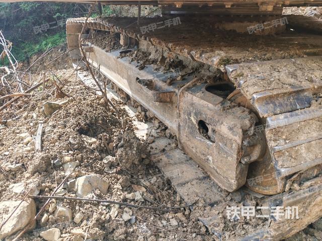 右側(cè)履帶整體(行走機(jī)構(gòu)) 右側(cè)履帶整體(行走機(jī)構(gòu))