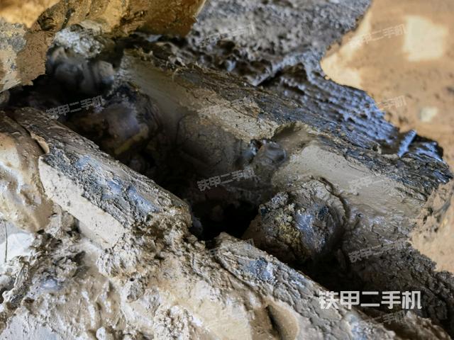 左托鏈輪和鏈筋(行走機(jī)構(gòu)) 左托鏈輪和鏈筋(行走機(jī)構(gòu))