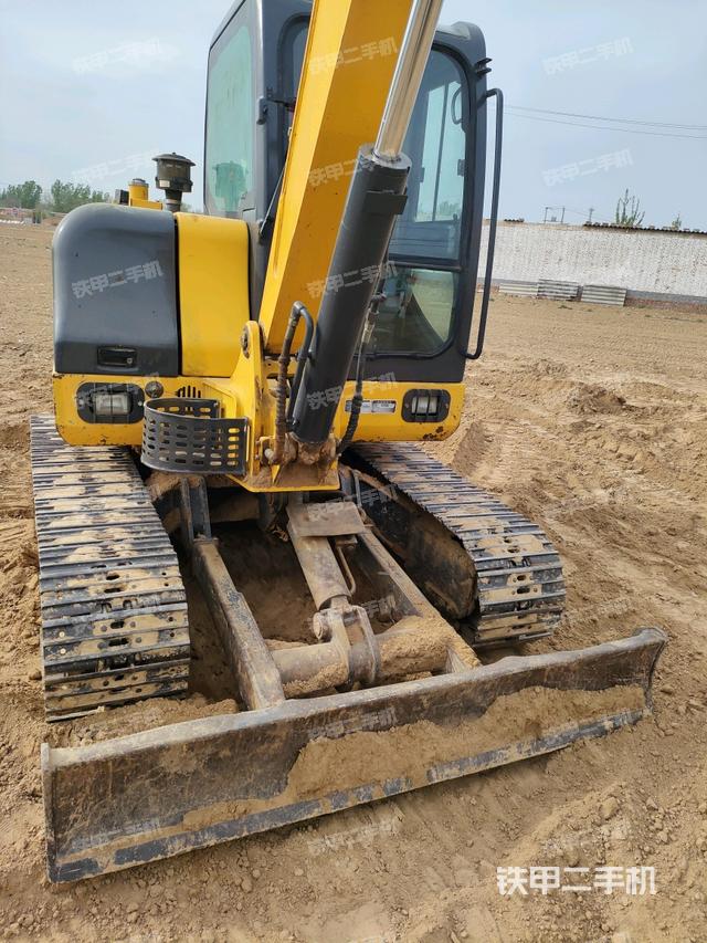 轉(zhuǎn)盤和下車架正前（工作和回轉(zhuǎn)裝置）