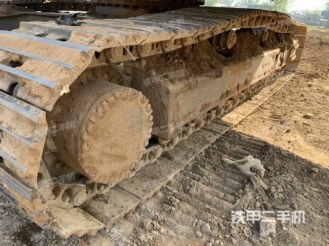 單側(cè)履帶整體（整機(jī)外觀）