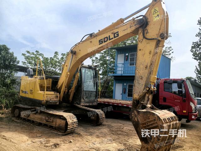 山東臨工E6135F挖掘機(jī)