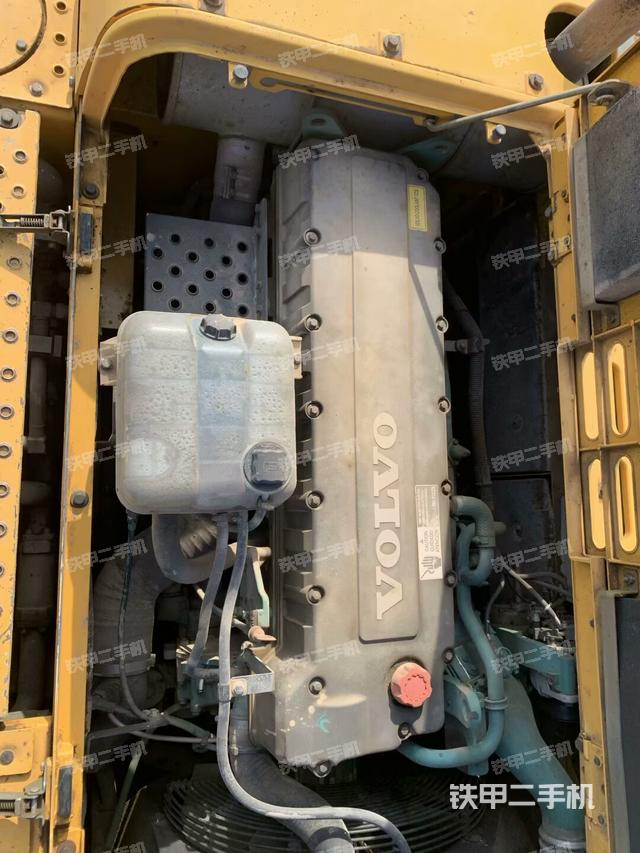 發(fā)動機(jī)整體俯視（整機(jī)外觀）