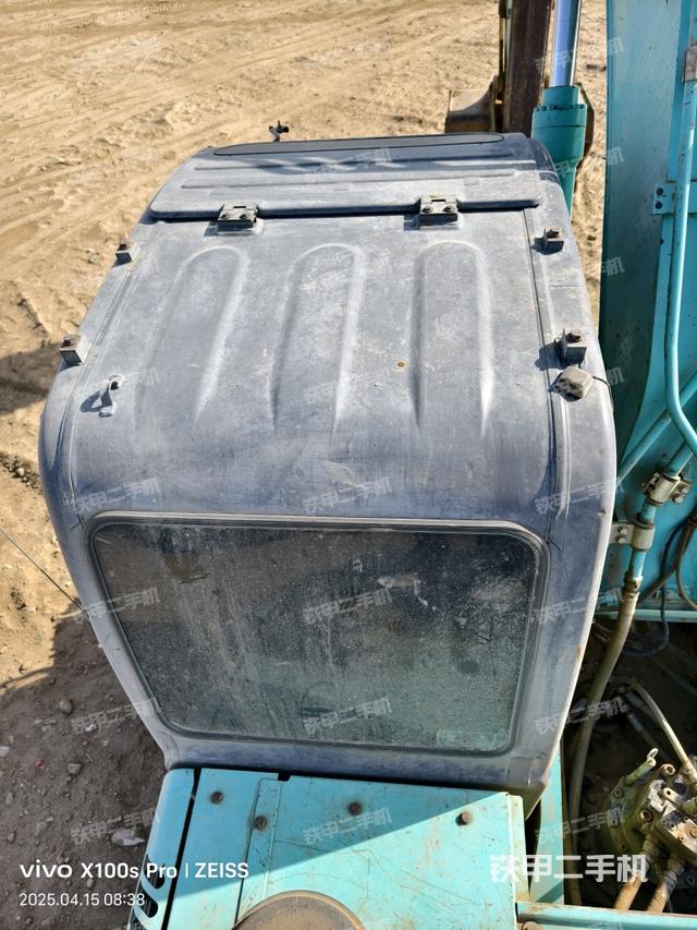 駕駛室頂部（整機(jī)外觀）