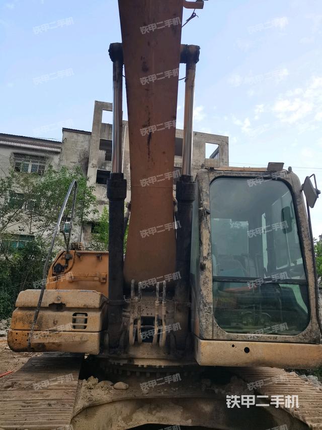 大臂油缸整體?豎拍（工作和回轉(zhuǎn)裝置）