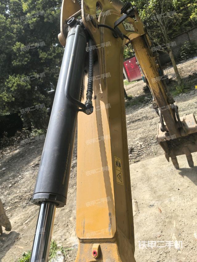 大臂背部俯視（工作和回轉(zhuǎn)裝置）