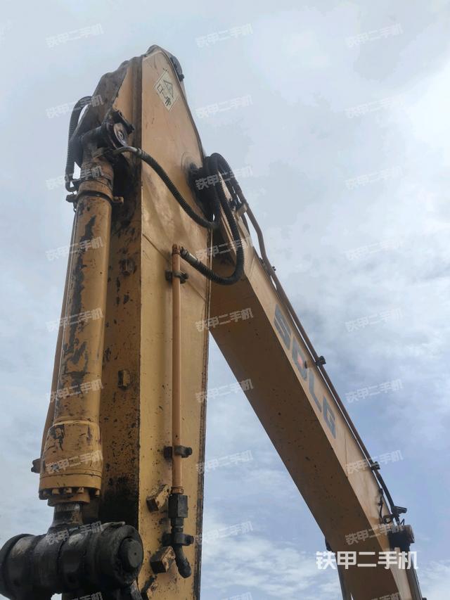 小臂整體左后（工作和回轉裝置）