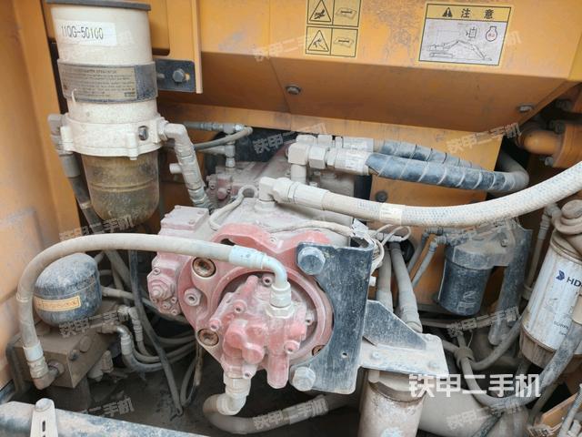 液壓泵艙室正面整體（整機(jī)外觀）