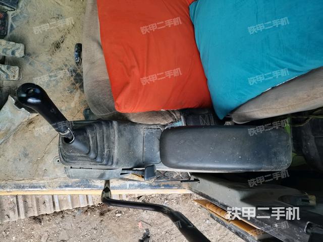 座椅左側(cè)控制臺/音響/含左手柄（駕駛室部分）