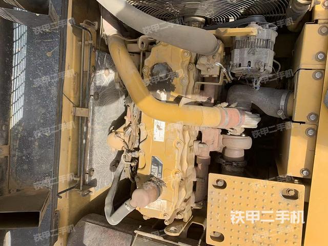 發(fā)動機整體俯視(整機外觀) 發(fā)動機整體俯視(整機外觀)