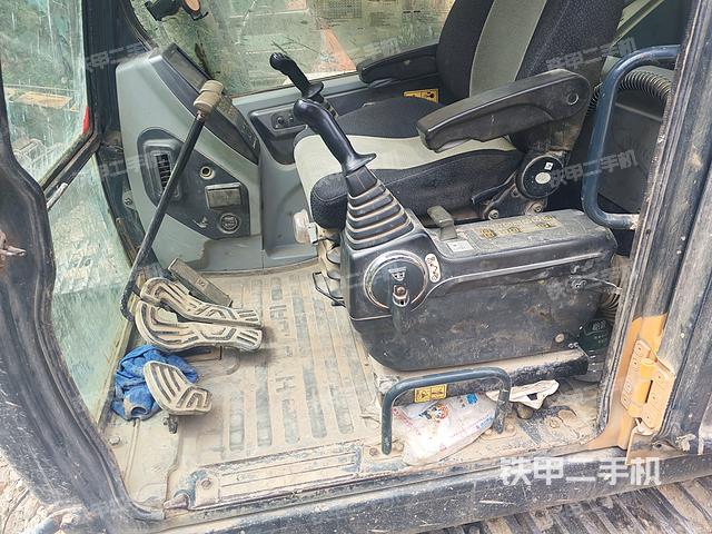 駕駛室整體（整機(jī)外觀）