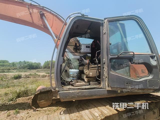 驾驶室整体（整机外观）