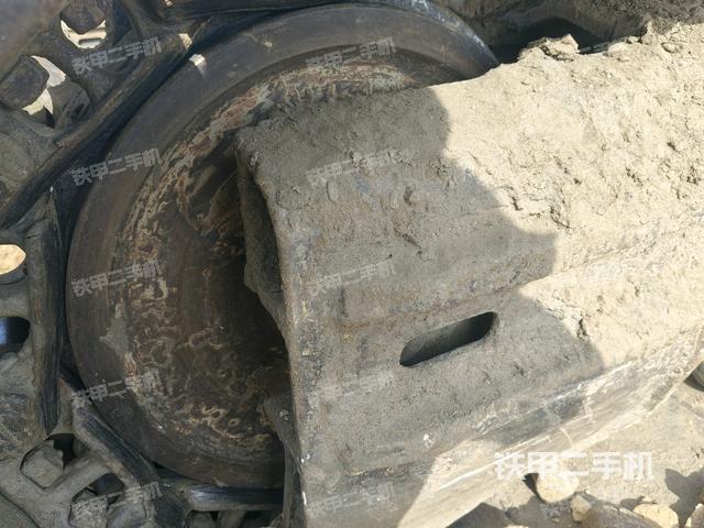 右側(cè)履帶整體(行走機(jī)構(gòu)) 右側(cè)履帶整體(行走機(jī)構(gòu))