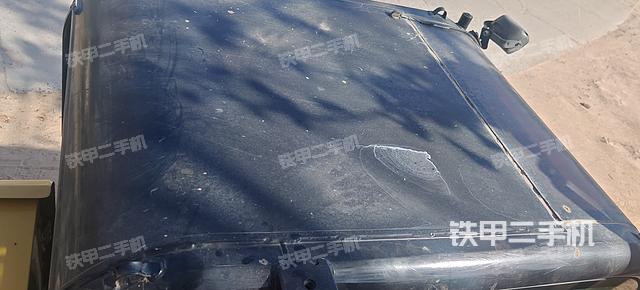 驾驶室顶部（整机外观）