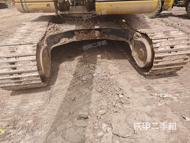 轉(zhuǎn)盤和下車架正前（工作和回轉(zhuǎn)裝置）