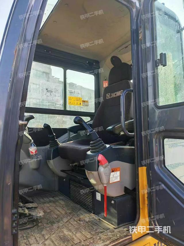 驾驶室整体（整机外观）