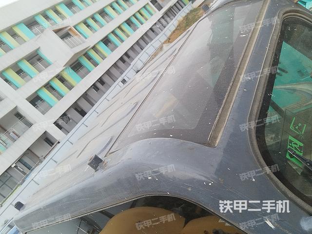 驾驶室顶部（整机外观）