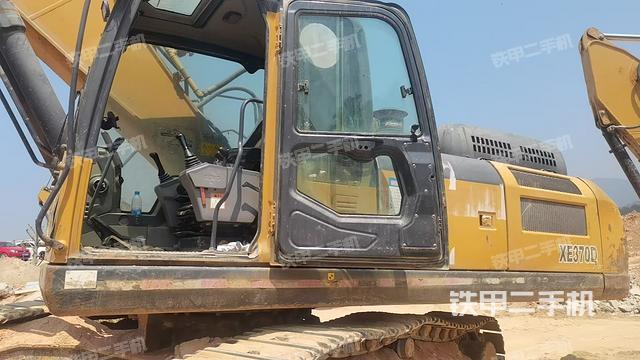 駕駛室整體（整機(jī)外觀）