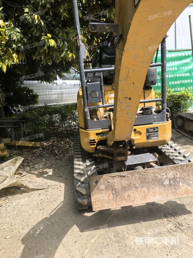 轉(zhuǎn)盤和下車架正前（工作和回轉(zhuǎn)裝置）