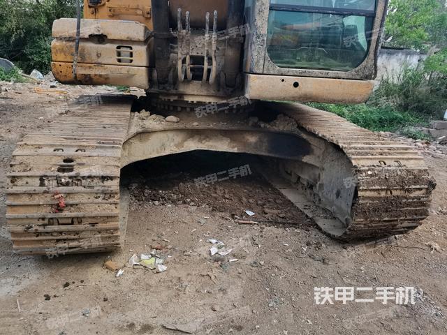 轉(zhuǎn)盤和下車架正前（工作和回轉(zhuǎn)裝置）