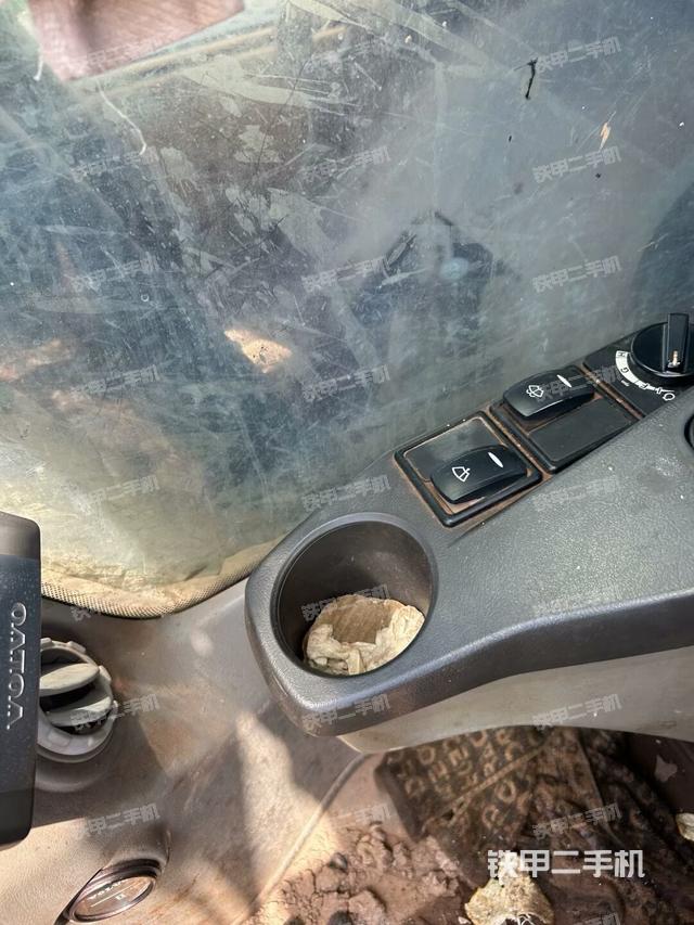 后窗玻璃角標(biāo)（駕駛室部分）