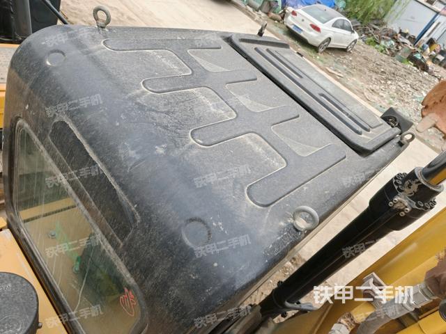 駕駛室頂部（整機外觀）