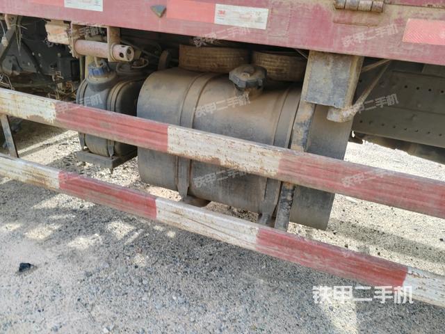 操作室頂部及主桿（汽車起重機(jī)其他部件展示）