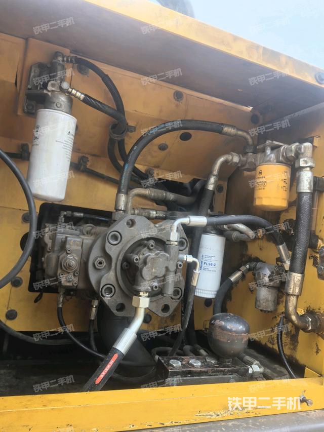 液壓泵斜45?左（大件艙室）