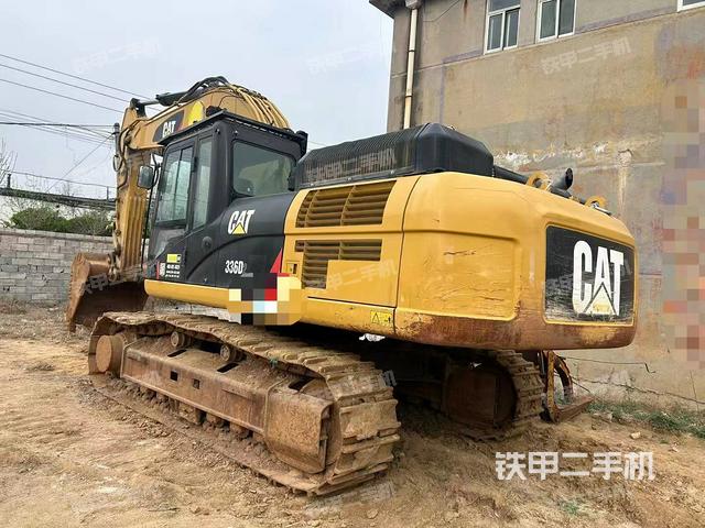 單側(cè)履帶整體(整機(jī)外觀) 單側(cè)履帶整體(整機(jī)外觀)