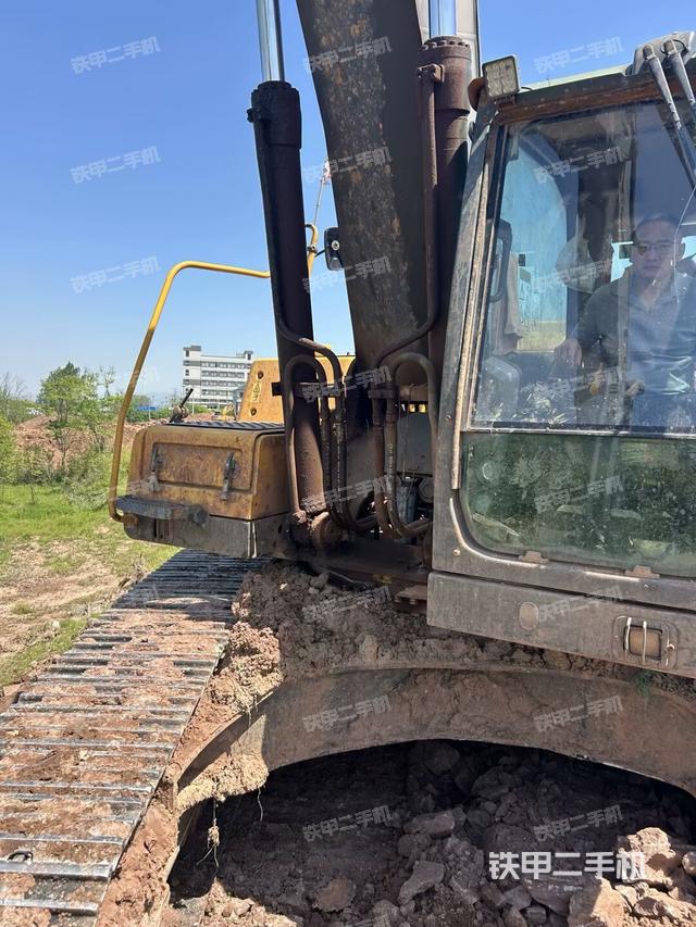 大臂油缸整體?豎拍（工作和回轉(zhuǎn)裝置）